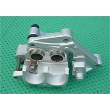 BRZDOVÝ TŘMEN DVOUPÍSTKOVÝ -  JAWA 350 + 125/810 + 660 PRAVÝ - NOVÝ TYP (STŘÍBRNÉ TLUMIČE) - BEZ DESTIČEK